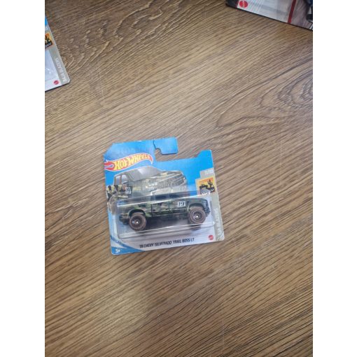 hot wheels 19 chevy silverado trail boss lt